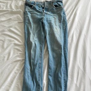 Levi’s Light Wash Wedgie Straight Fit Jean - Size 26
